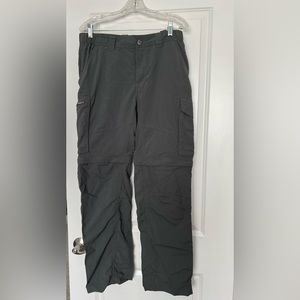 Columbia Mens regular fit convertible pants. Zipper at the knees. 32W 32 L